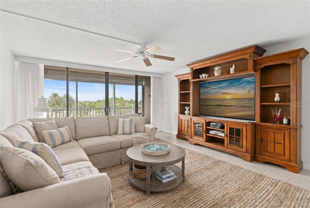 500 TREASURE ISLAND CAUSEWAY 406 photo 24