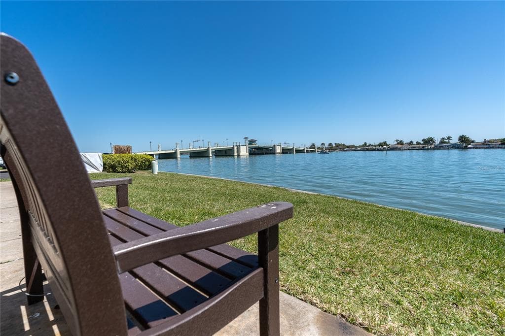 500 TREASURE ISLAND CAUSEWAY 406 photo 18