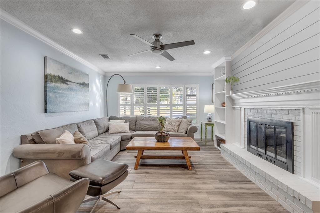 4602 SAXON DRIVE 4