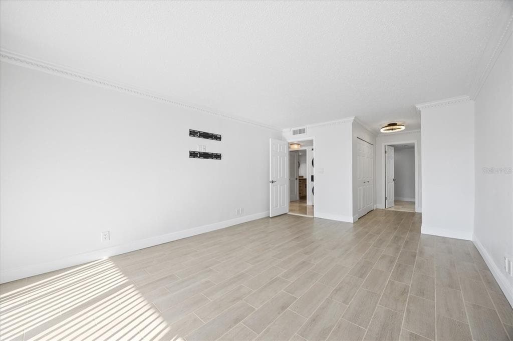 100 OAKMONT LANE 101 photo 17