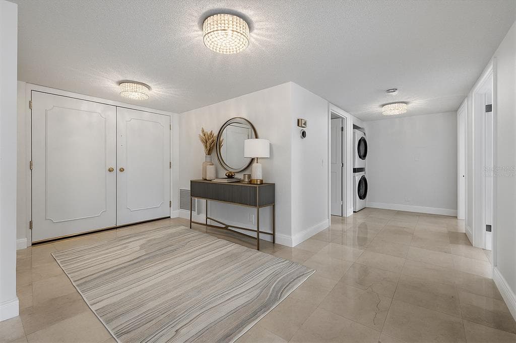 100 OAKMONT LANE 101 photo 3