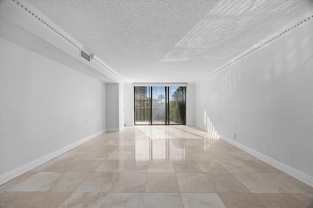 100 OAKMONT LANE 101 photo 5
