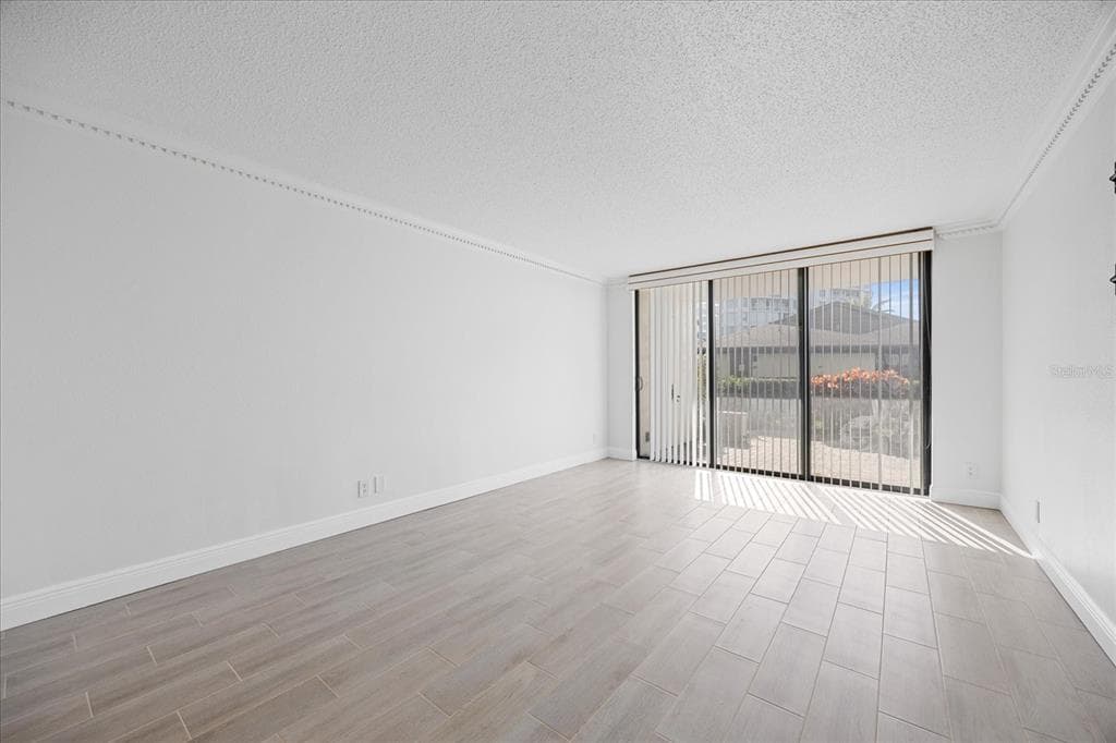 100 OAKMONT LANE 101 photo 18
