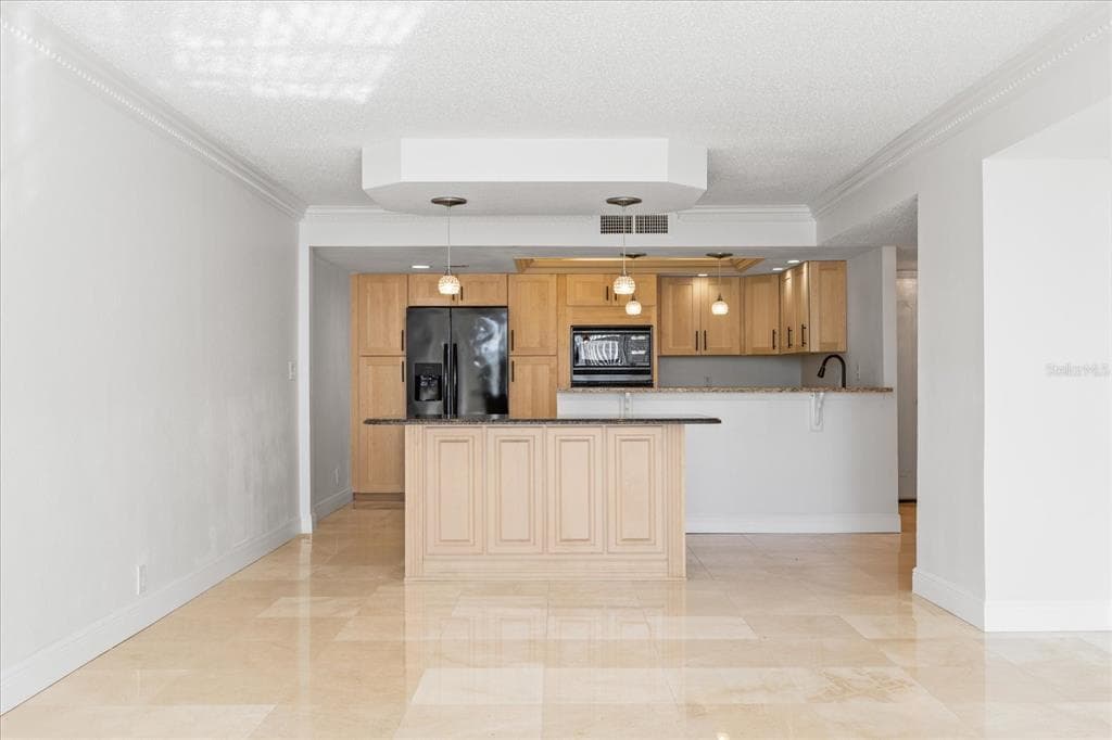 100 OAKMONT LANE 101 photo 8