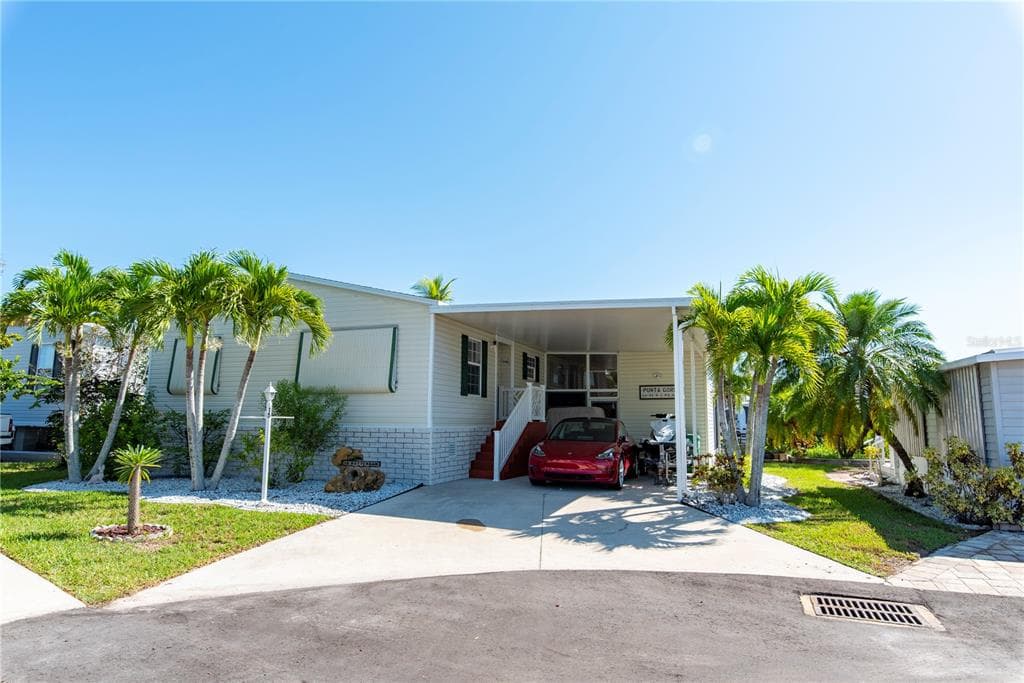 15 ROTTERDAM DRIVE 1