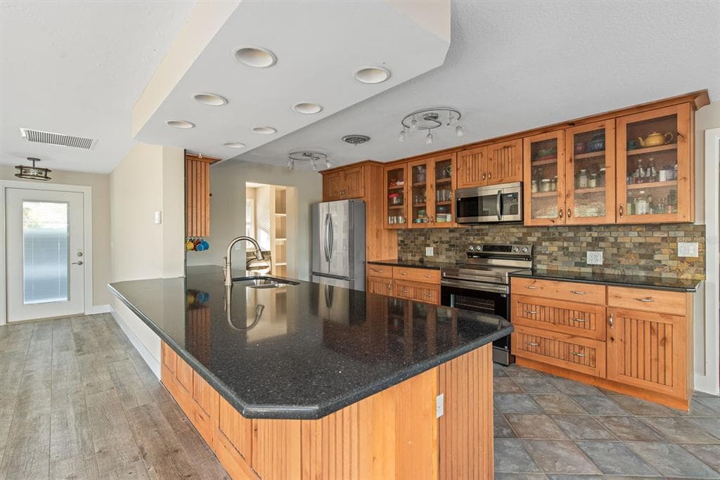 300 E BAY HEIGHTS AVENUE photo 12