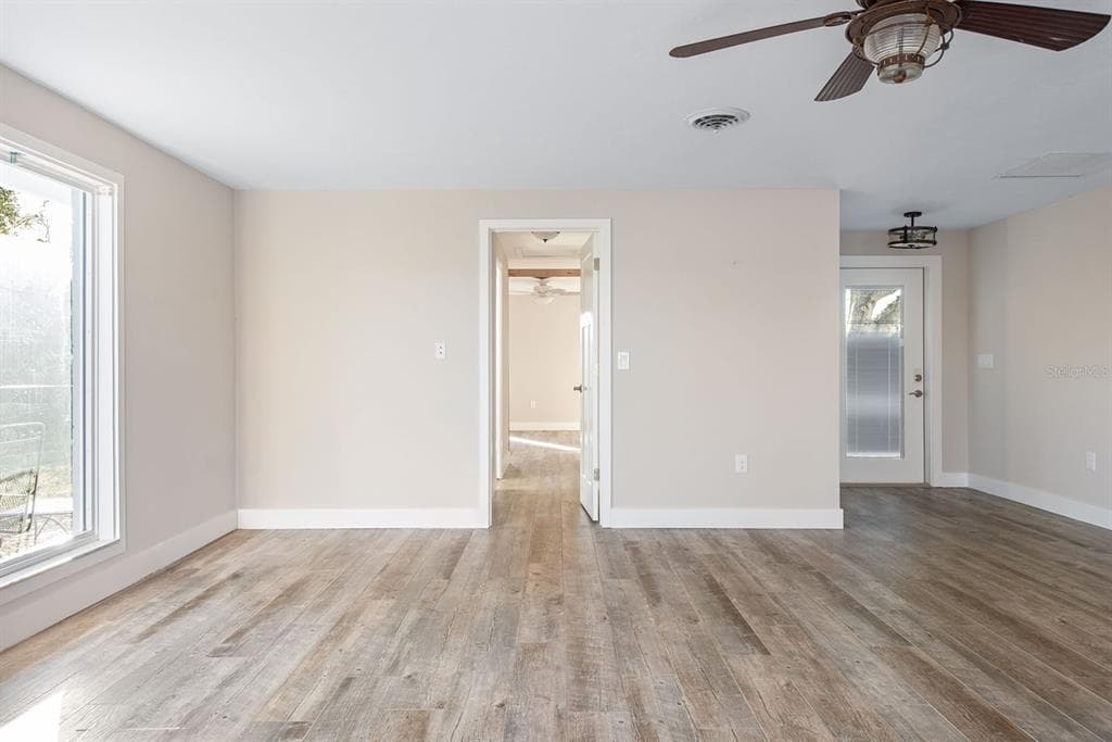 300 E BAY HEIGHTS AVENUE photo 24