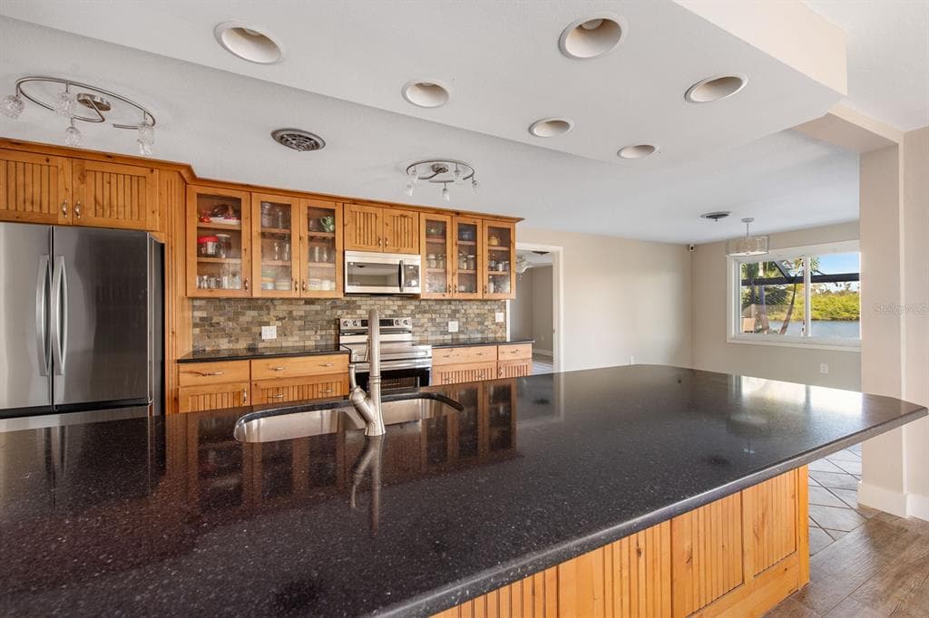 300 E BAY HEIGHTS AVENUE photo 11