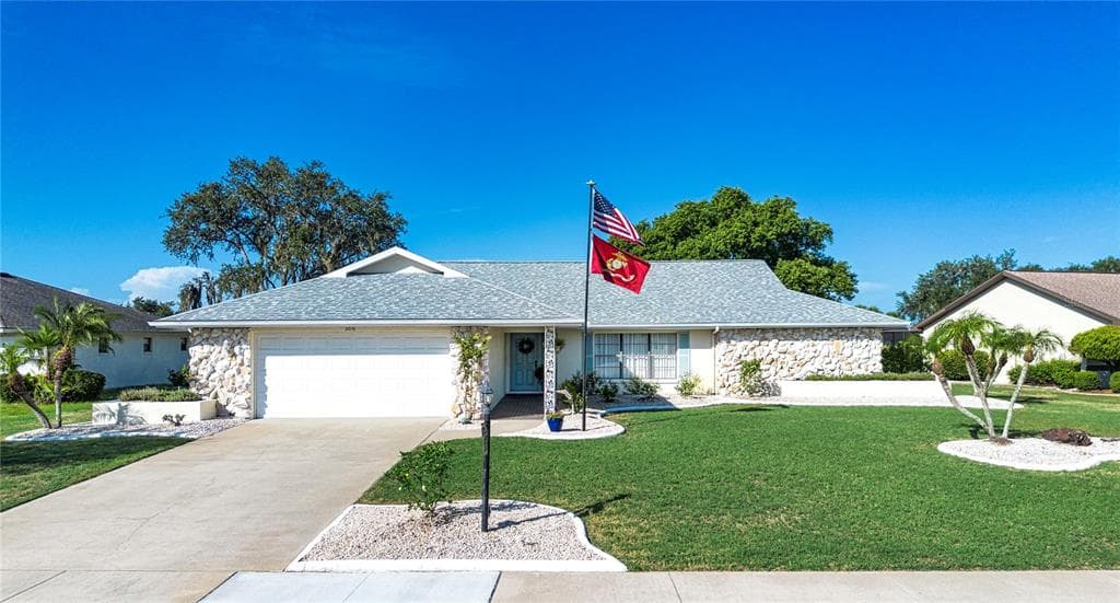 2016 E VIEW DRIVE photo 2