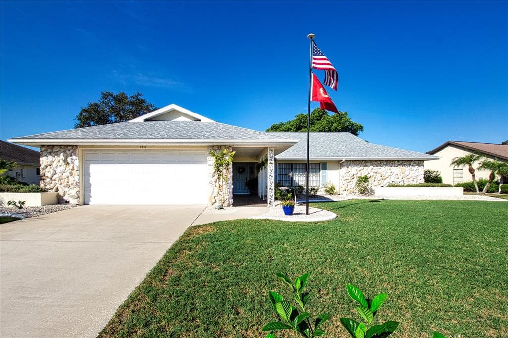 2016 E VIEW DRIVE photo 3