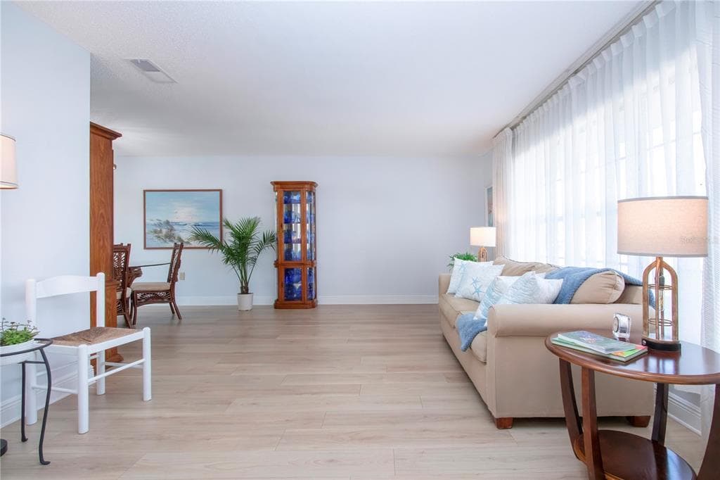 2016 E VIEW DRIVE photo 11