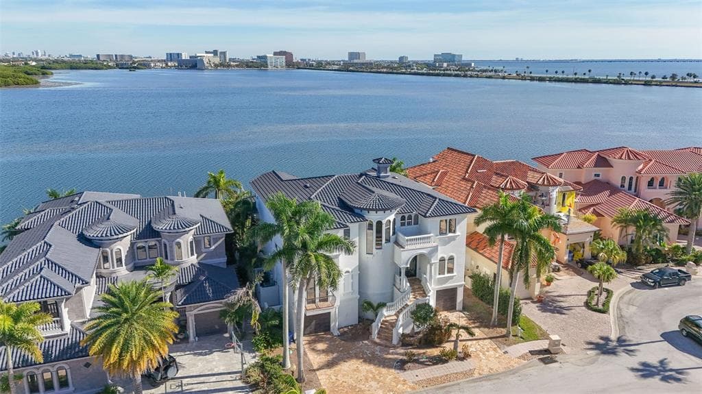 4107 CAUSEWAY VISTA DRIVE 4