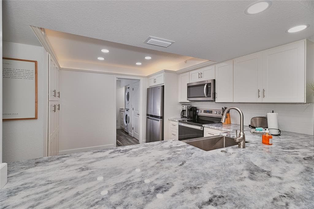 18400 GULF BOULEVARD 1206 photo 17
