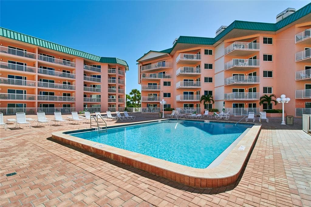 18400 GULF BOULEVARD 1206 photo 8