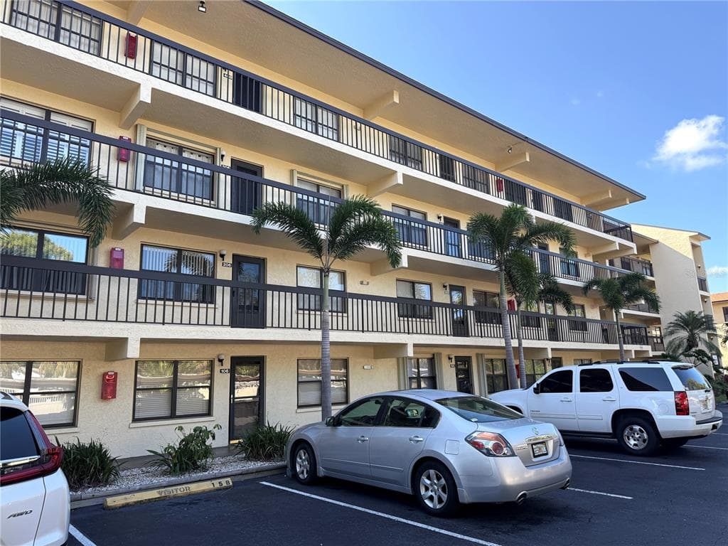 315 30TH AVENUE W B305 photo 1