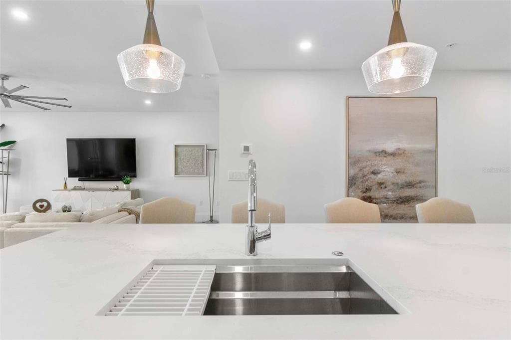 1035 SEASIDE DRIVE 603 photo 22