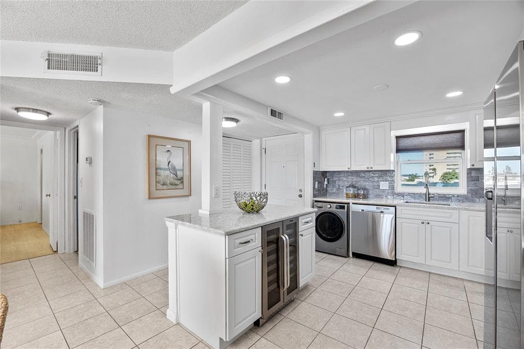 4775 COVE CIRCLE 203 photo 6