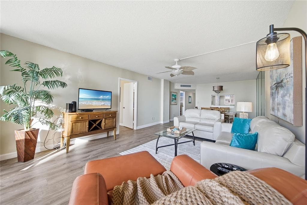 17580 GULF BOULEVARD 302 photo 6