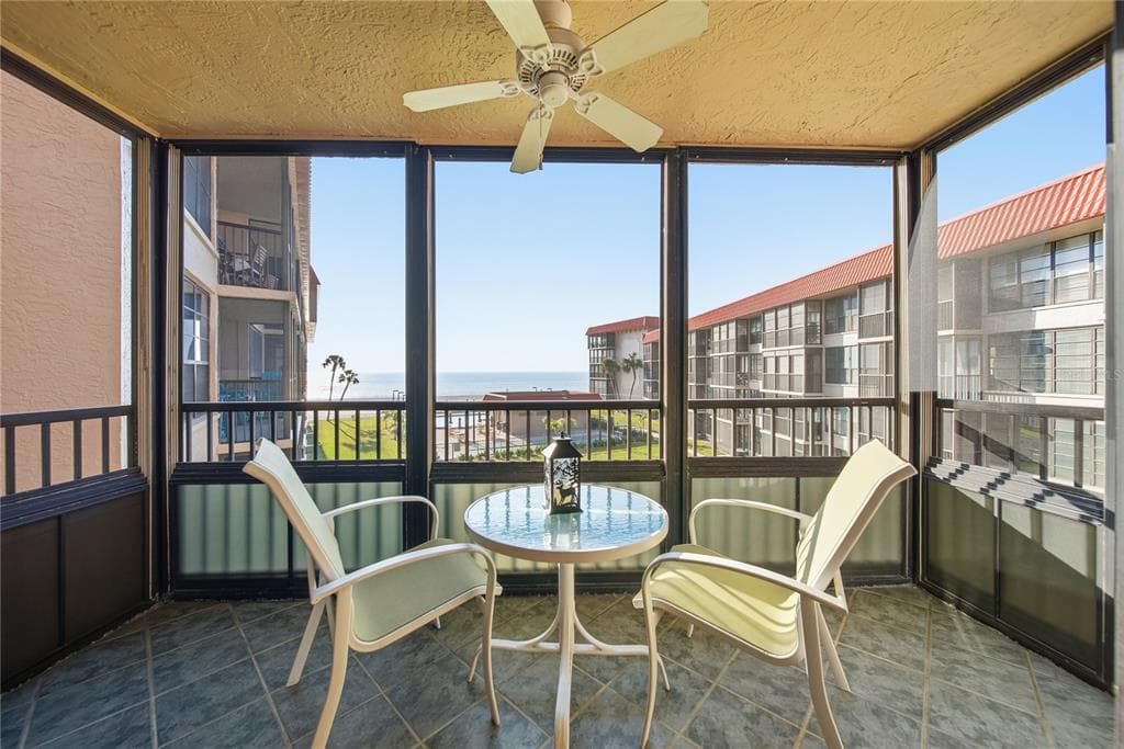 17580 GULF BOULEVARD 302 photo 12