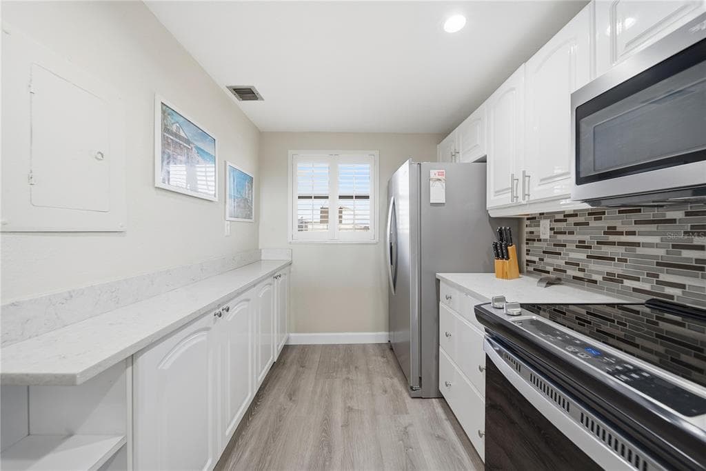 17580 GULF BOULEVARD 302 photo 15