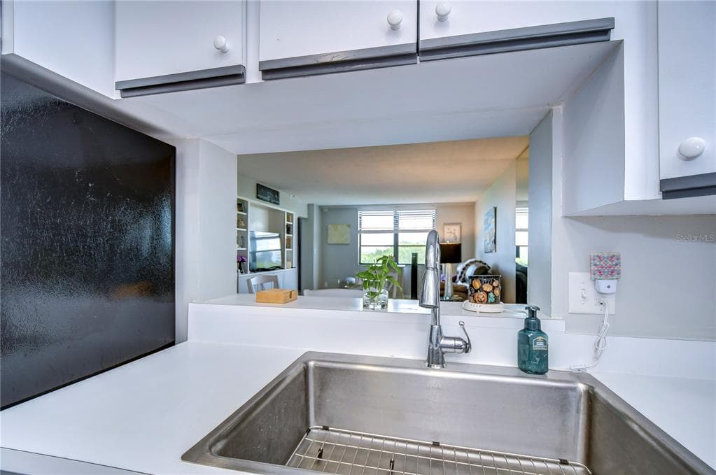 2616 COVE CAY DRIVE 506 photo 17