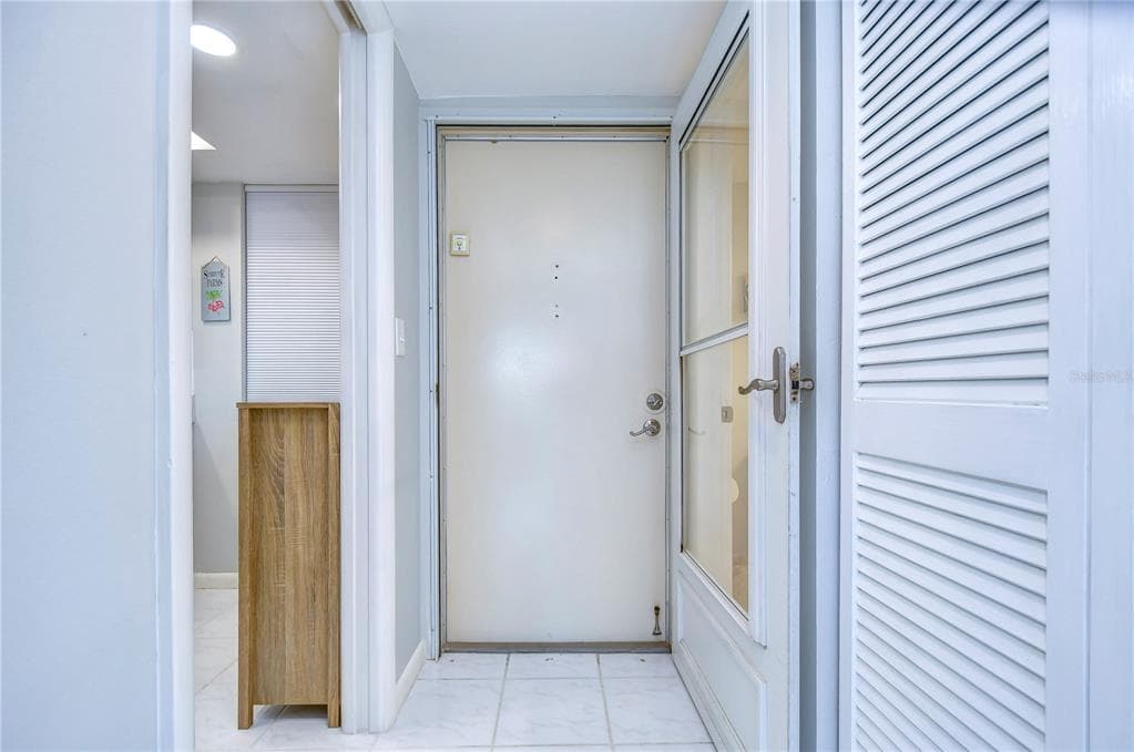 2616 COVE CAY DRIVE 506 photo 10