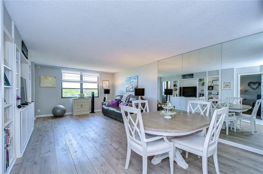 2616 COVE CAY DRIVE 506 photo 19