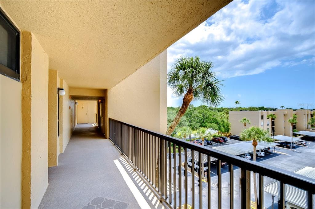2616 COVE CAY DRIVE 506 photo 8