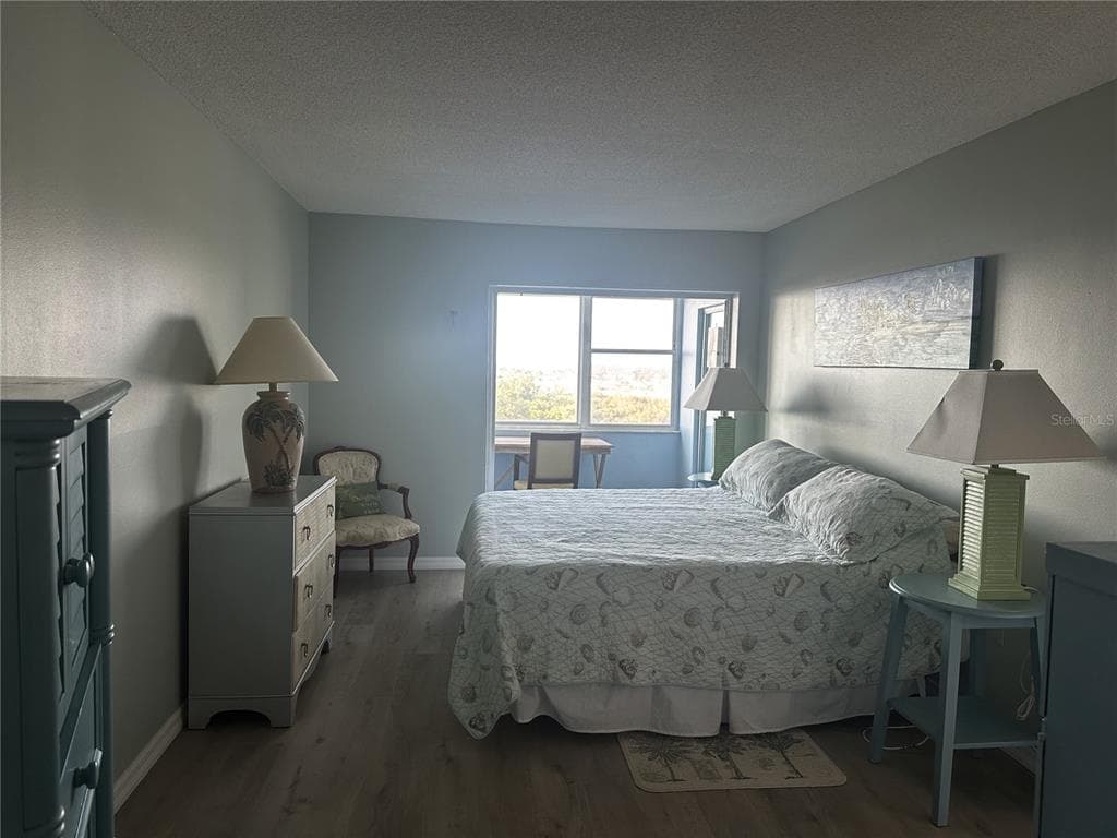 4725 COVE CIRCLE 804 photo 10