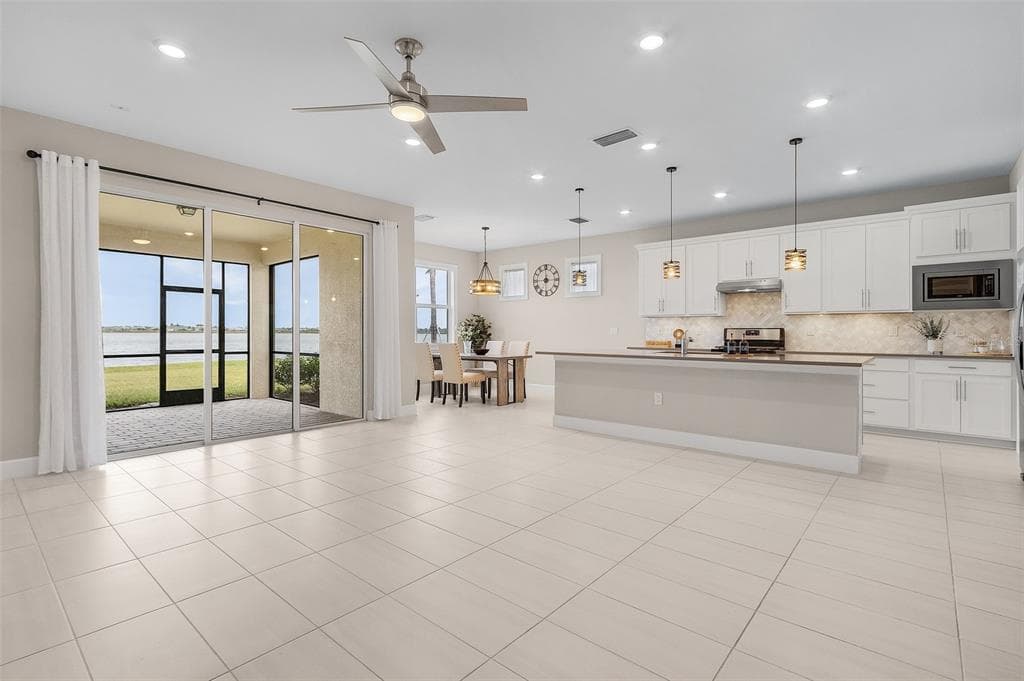 42211 EDGEWATER DRIVE photo 3