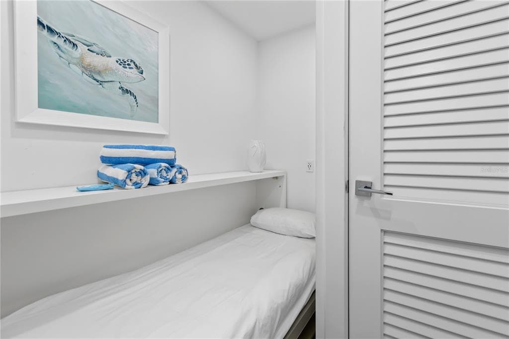 1035 SEASIDE DRIVE 404 photo 20