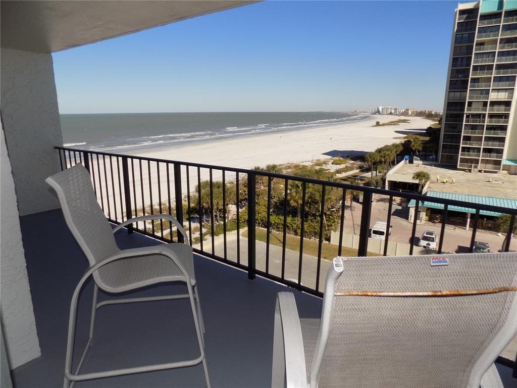 1400 GULF BOULEVARD 608 photo 2