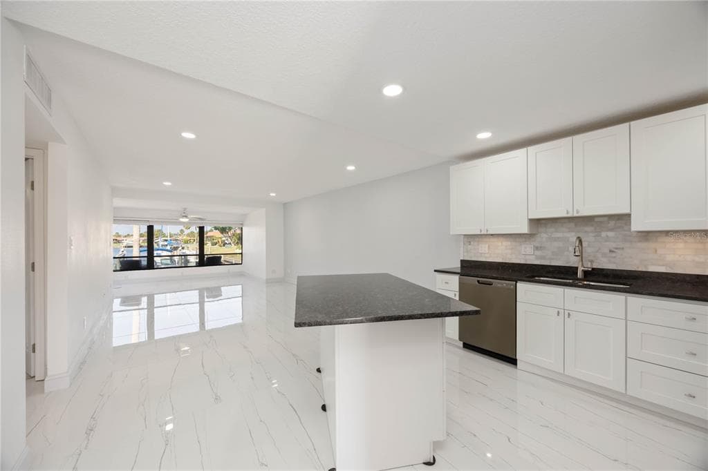 9608 VALENCIA COVE photo 16