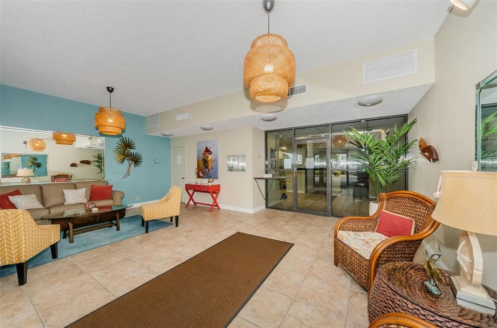 7400 SUN ISLAND DRIVE S 806 photo 13