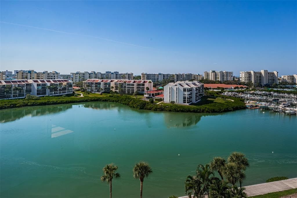 7400 SUN ISLAND DRIVE S 806 photo 1