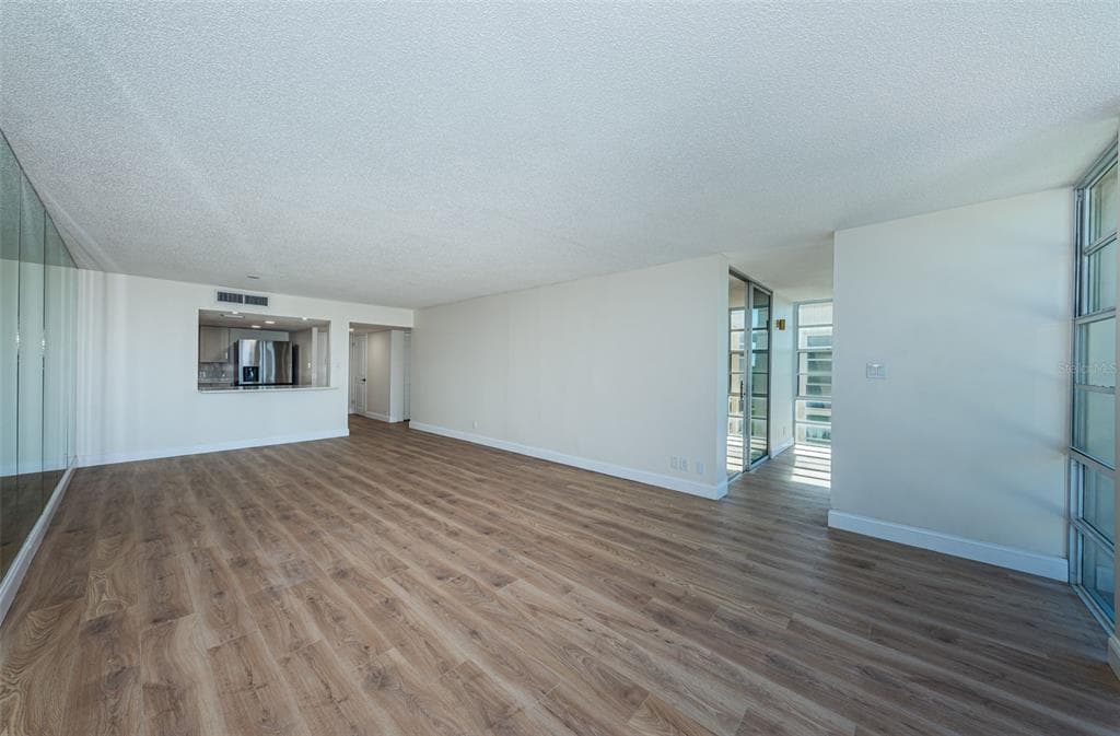 7400 SUN ISLAND DRIVE S 806 photo 19