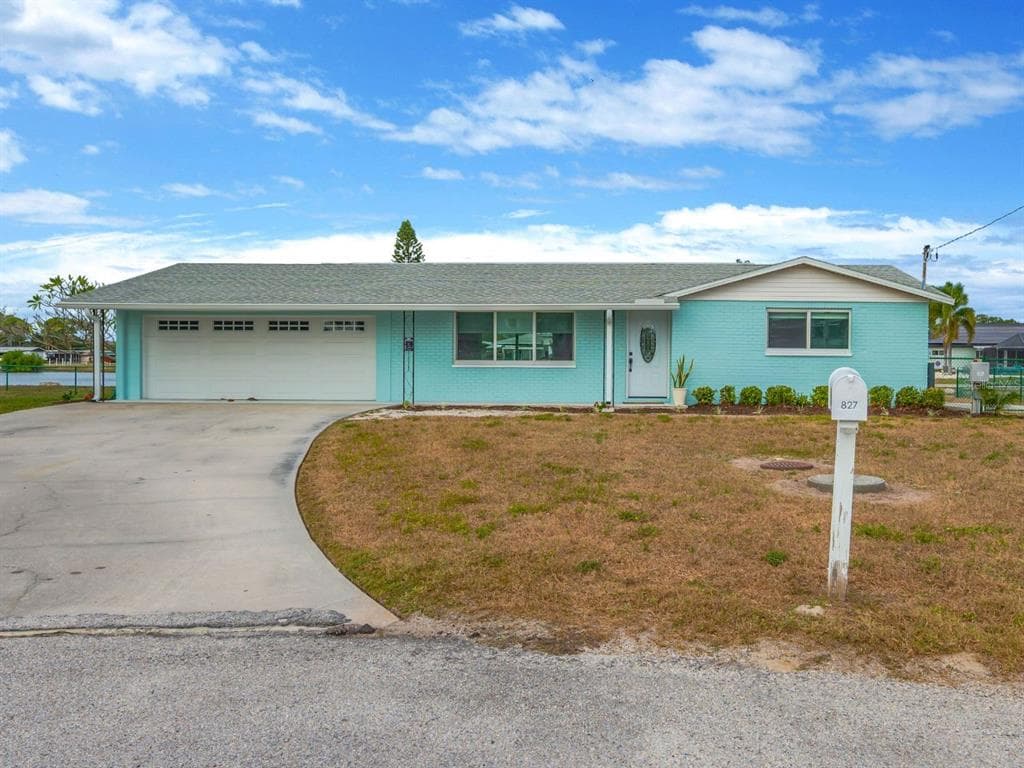 827 BLUE HERON BOULEVARD 2