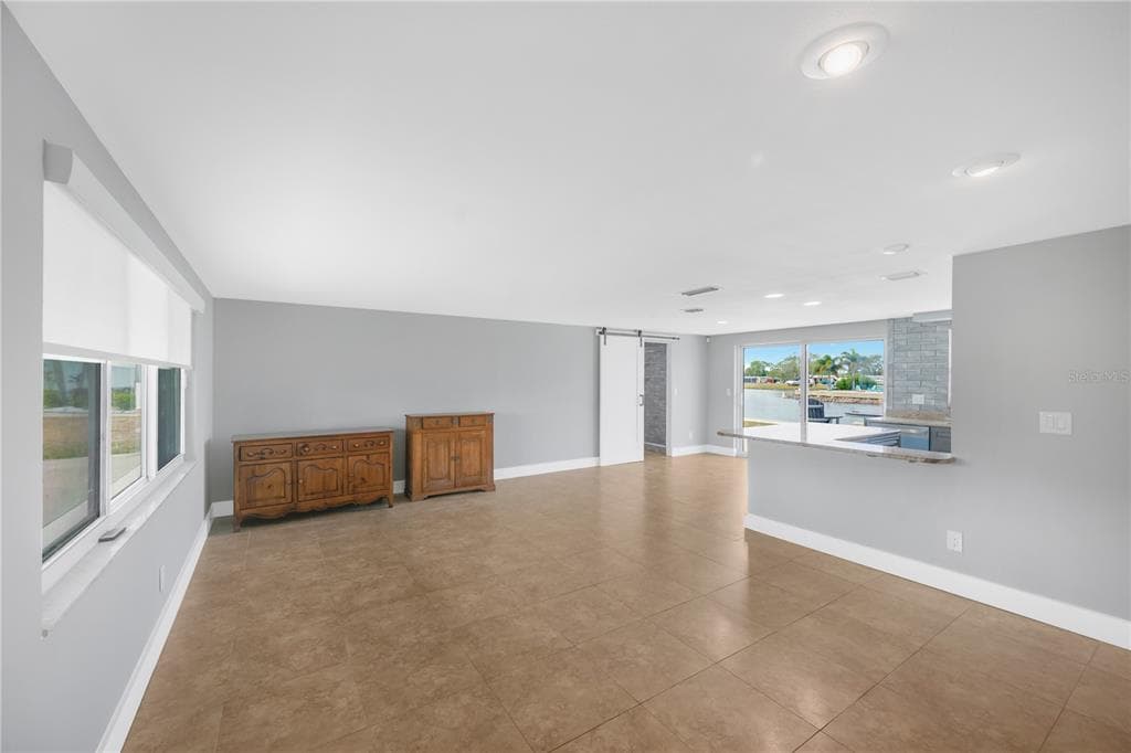 827 BLUE HERON BOULEVARD photo 10