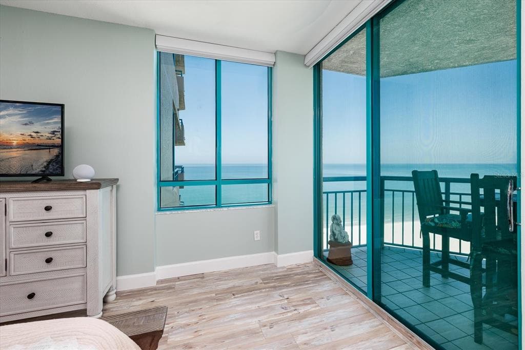 1520 GULF BOULEVARD 1404 photo 23