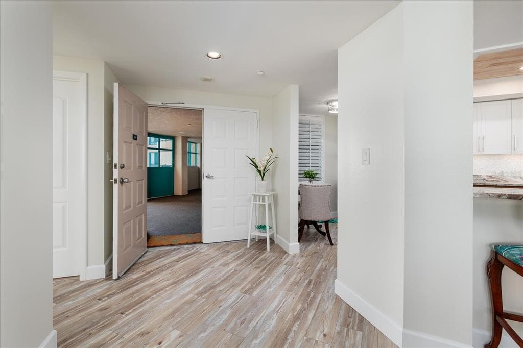 1520 GULF BOULEVARD 1404 photo 7