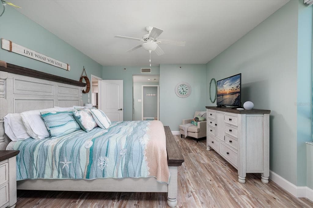 1520 GULF BOULEVARD 1404 photo 25