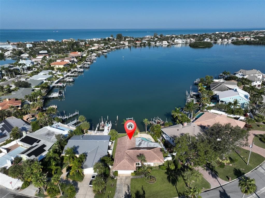 410 HARBOR DRIVE N 2