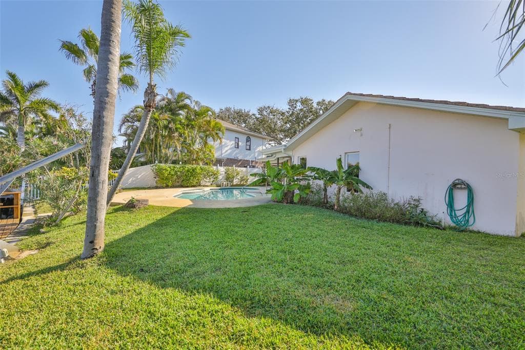 410 HARBOR DRIVE N photo 13