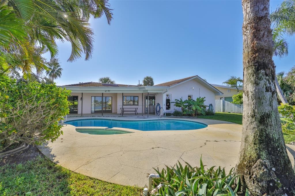 410 HARBOR DRIVE N photo 12