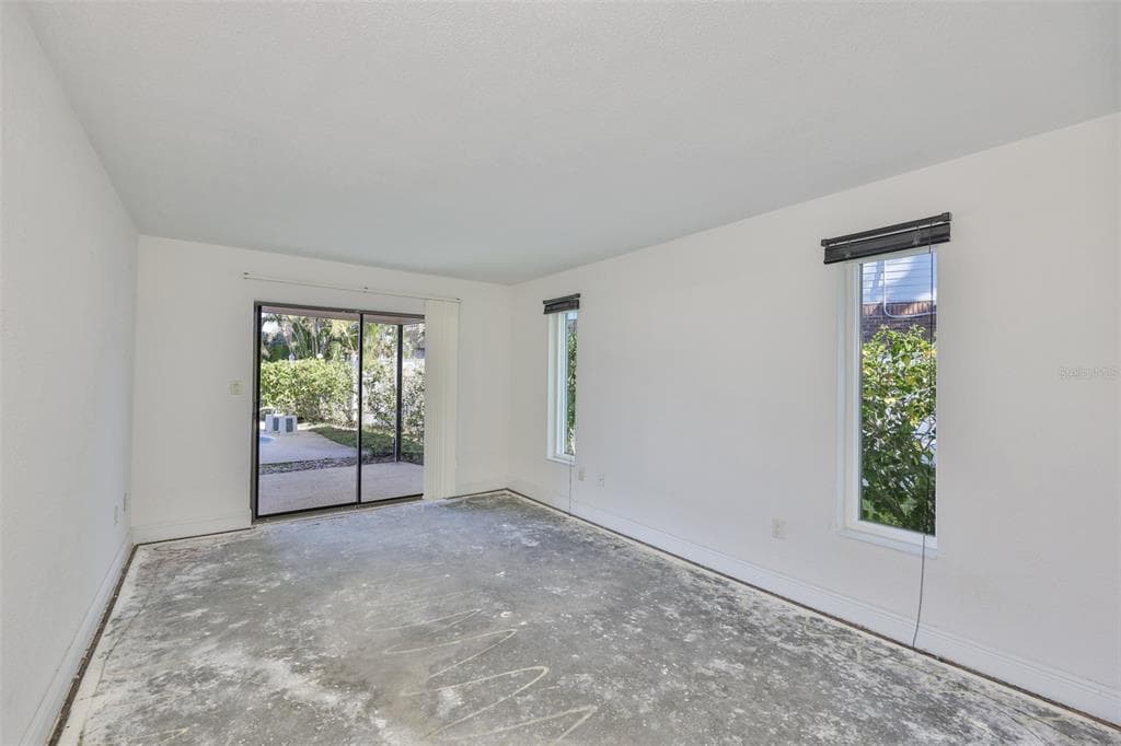 410 HARBOR DRIVE N photo 22