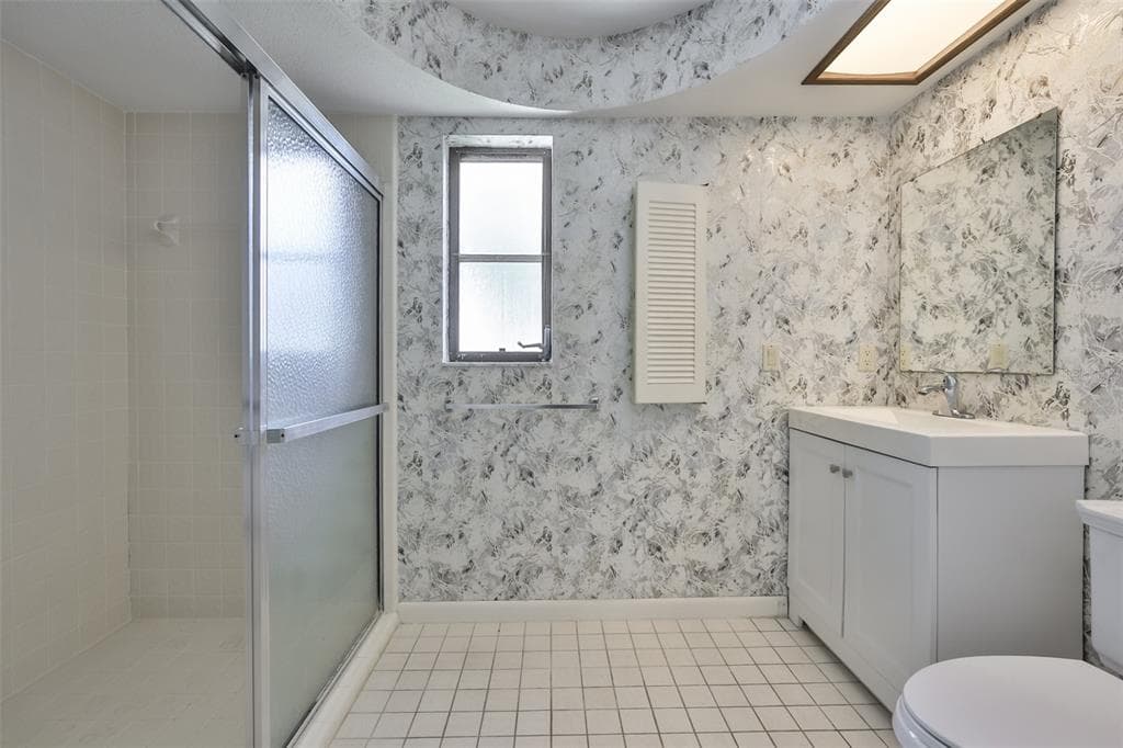 410 HARBOR DRIVE N photo 24