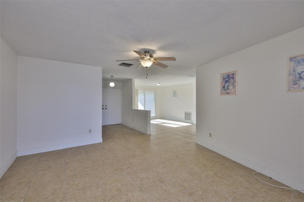 410 HARBOR DRIVE N photo 18