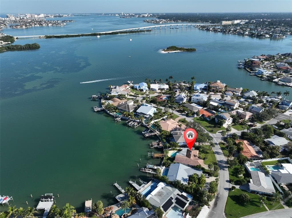 410 HARBOR DRIVE N 4