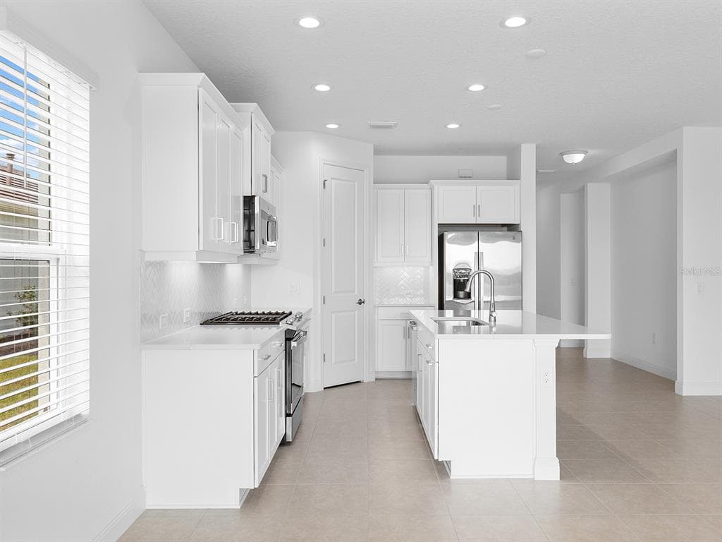 18260 VIZCAYA COURT photo 16