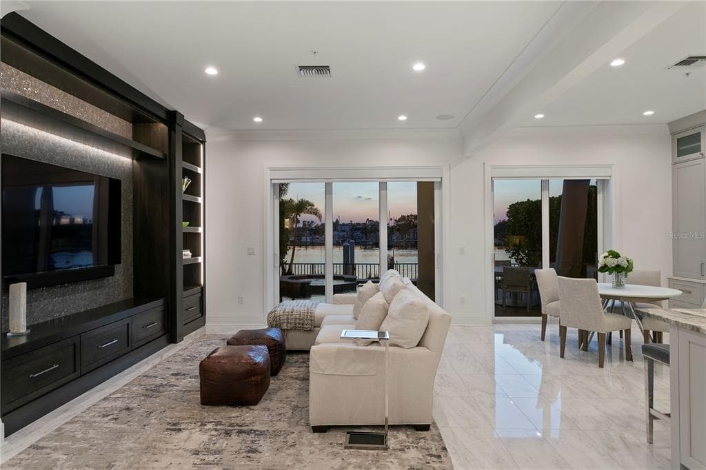 1037 ROYAL PASS ROAD photo 17